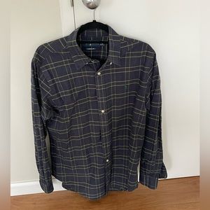 Medium sized classic fit button up from Ralph Lauren